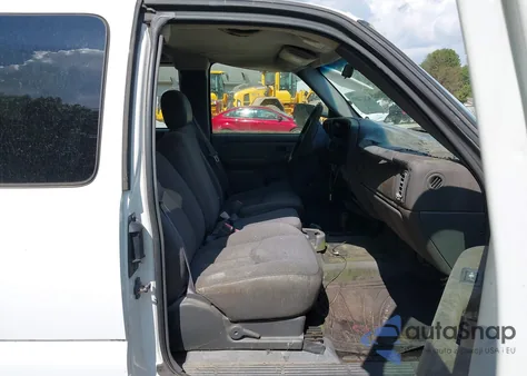 2003 Chevrolet Silverado 2500Hd from USA, damaged, VIN 1GCHK29UX3E182733